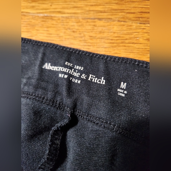 Abercrombie & Fitch black leggings - Picture 3 of 3